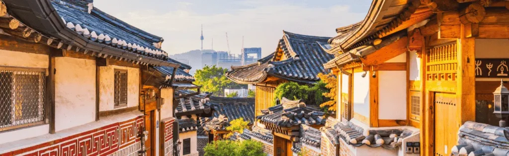 Ulice koreańskiego miasta, kierunek wschód, język koreański